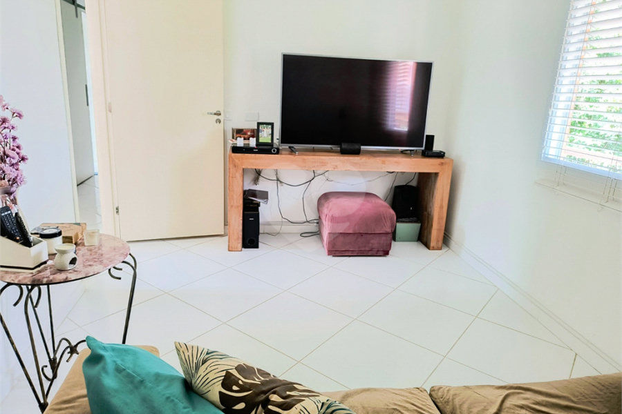 Casa à venda com 4 suítes em Roseira, Mairiporã, SP