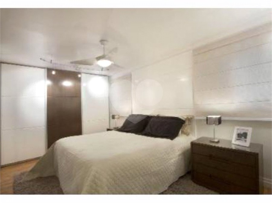 Apartamento à venda com 2 quartos, sendo 1 suíte, em Vila Olímpia, São Paulo, SP