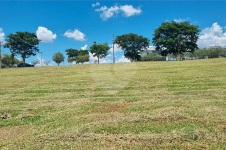 Terreno à venda no condomínio Village Saint Charbel, Araçoiaba da Serra - SP