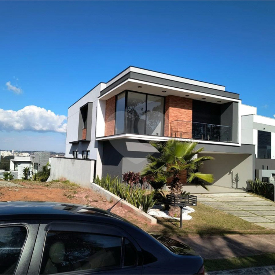 Casa à venda com 3 quartos, sendo 1 suíte, no condomínio Bella Città - Fazenda Rodeio, Mogi das Cruzes - SP