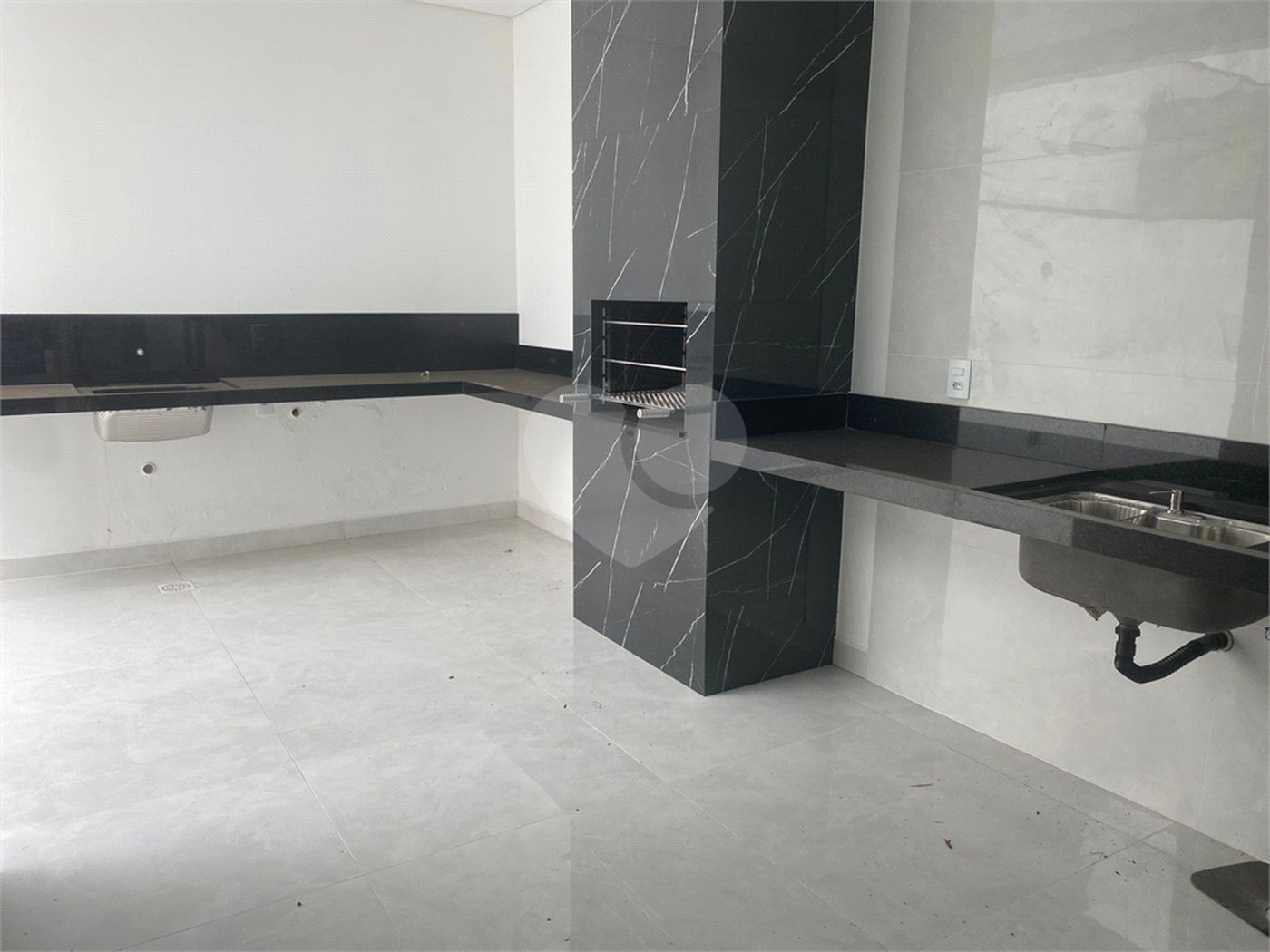 Casa à venda com 3 quartos, sendo 1 suíte, no condomínio Horto Florestal Villagio, Sorocaba - SP