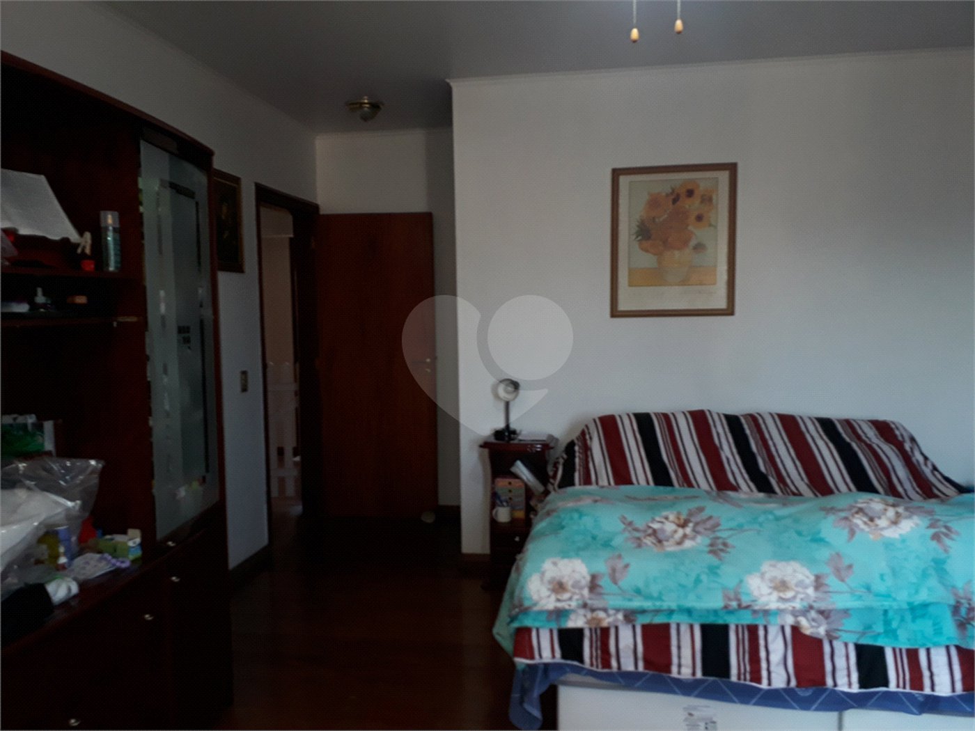 Sobrado à venda com 4 quartos, sendo 1 suíte, em Vila Constança, São Paulo, SP
