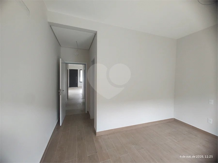 Casa exclusiva em Atibaia de alto padrão com 3 suítes, piscina, espaço gourmet, condomínio fechado, aceita financiamento