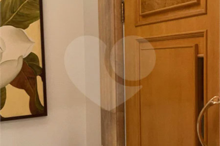 Apartamento com terraço 385m² 03 dormitórios sendo 2 suítes 5 vagas..Estuda Permuta.