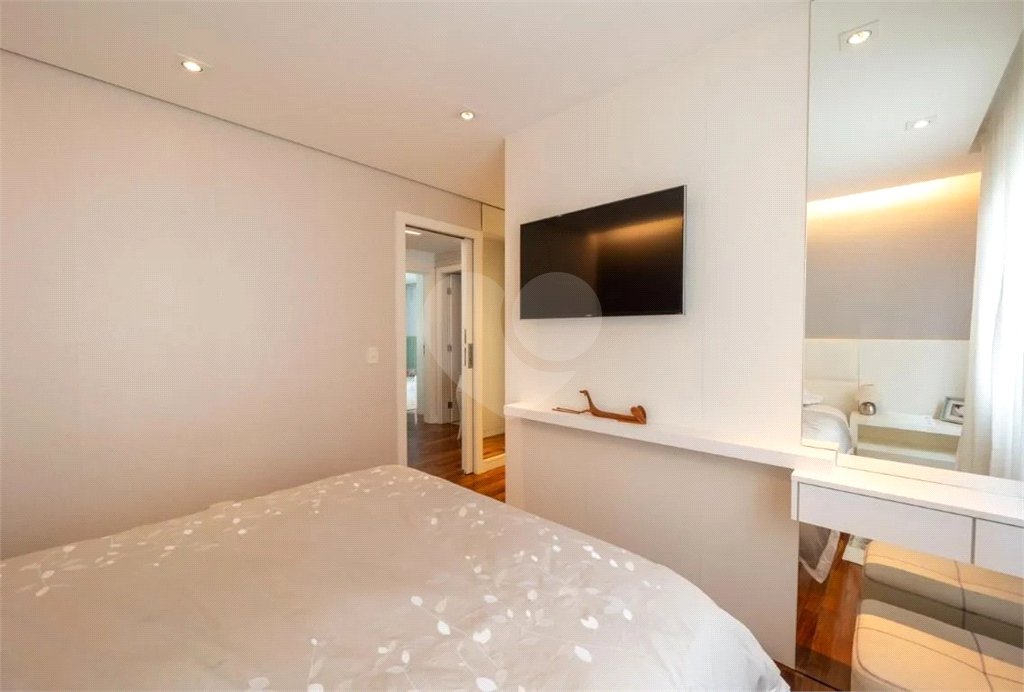 Casa à venda com 4 quartos, sendo 2 suítes, no condomínio Melbourne Residence, São Paulo - SP