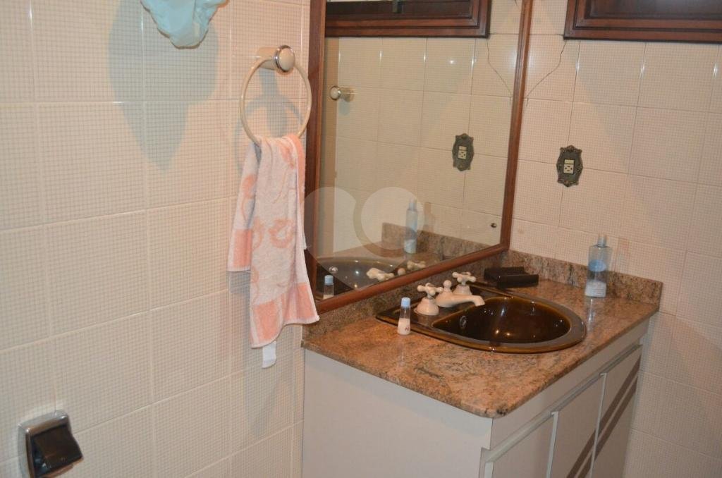 Sobrado à venda com 4 quartos, sendo 3 suítes, em Parque Edu Chaves, São Paulo, SP