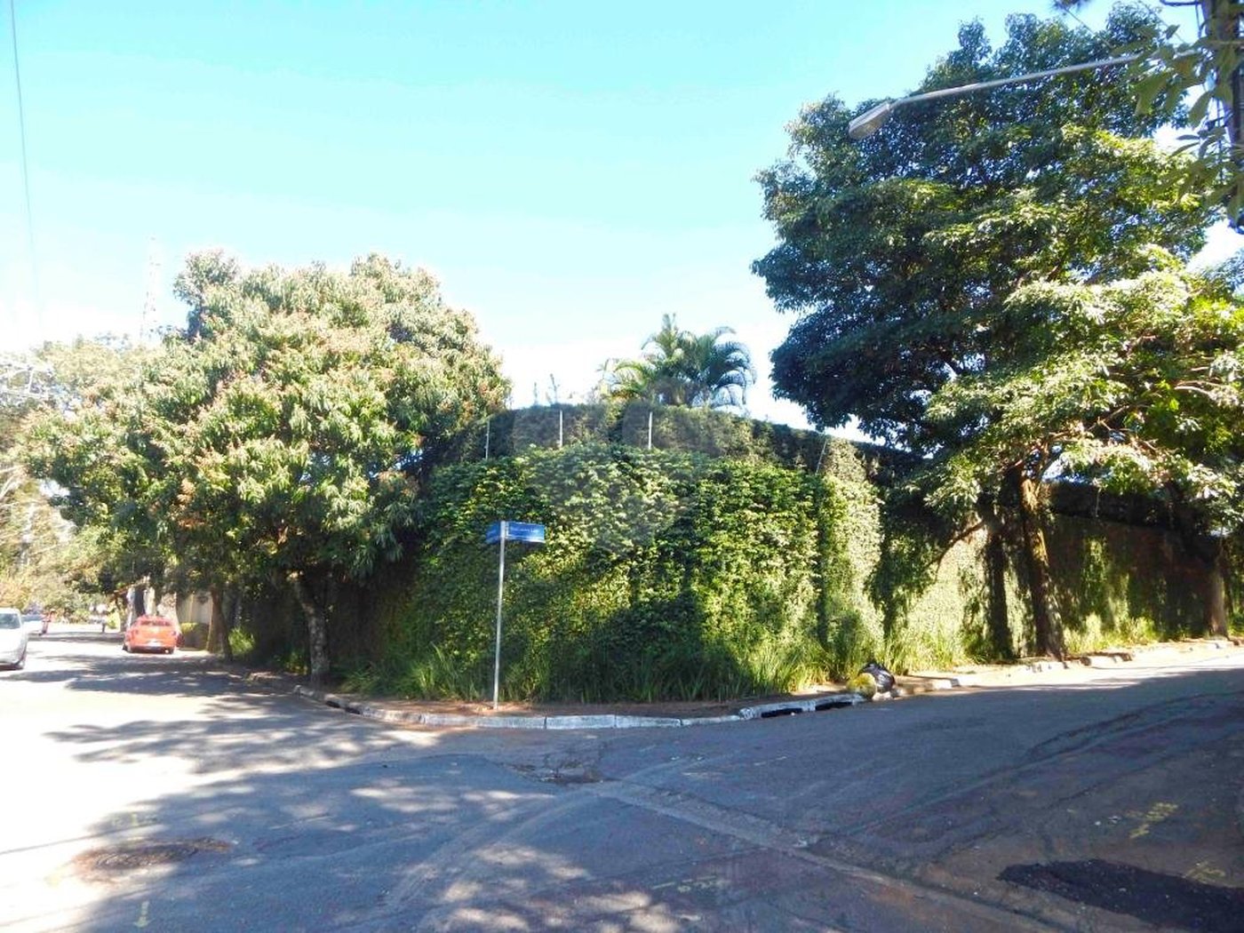 Casa Térrea à venda com 3 quartos, sendo 1 suíte,  em Chácara Monte Alegre, São Paulo, SP