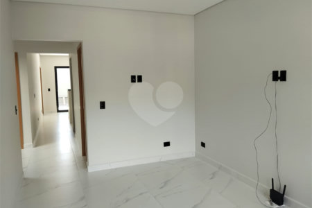 Casa à venda com 3 quartos, sendo 2 suítes, em Cachoeirinha, Bom Jesus dos Perdões, SP