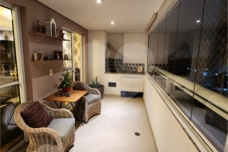 Apartamento à venda com 3 suítes em Vila Suzana, São Paulo, SP
