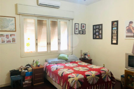 Sobrado à venda com 5 suítes em Vila Cordeiro, São Paulo, SP