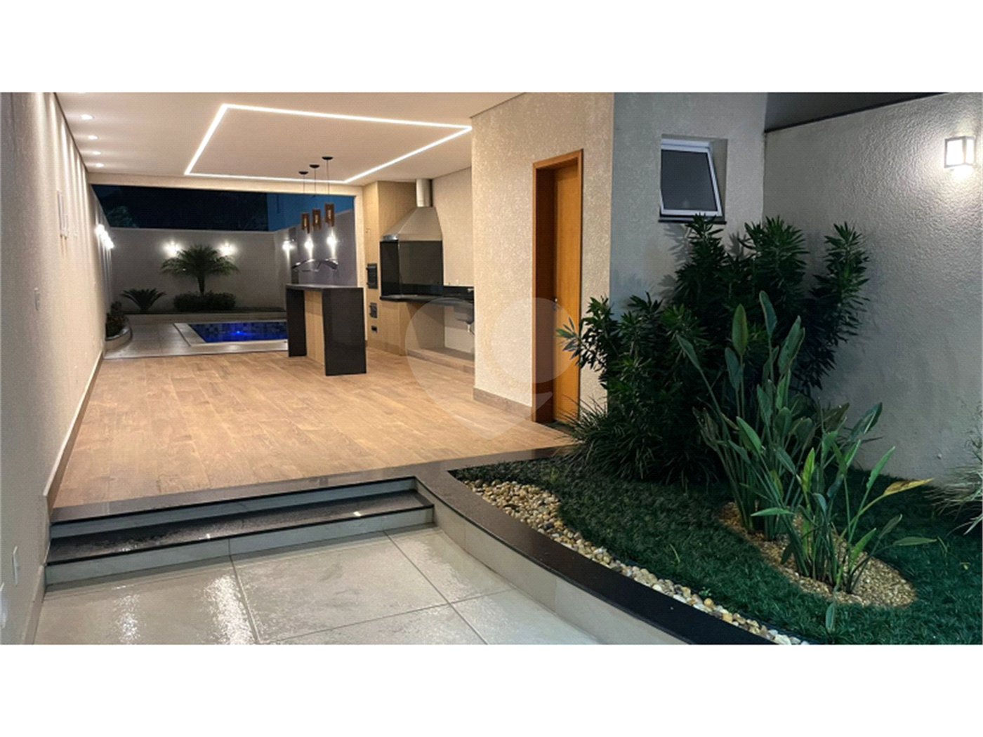 Sobrado à venda com 3 suítes em Tremembé, São Paulo, SP