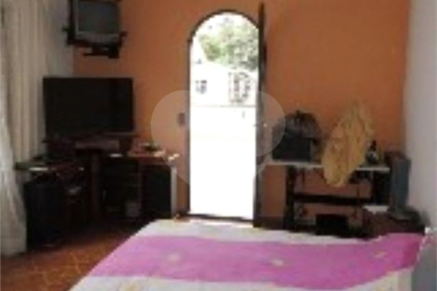 Sobrado à venda com 4 quartos em Vila Ipojuca, São Paulo, SP