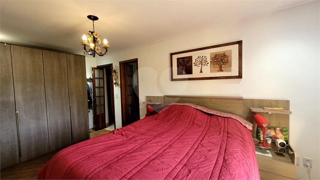 Casa à venda com 3 quartos, sendo 1 suíte, no condomínio Associação Reserva das Hortênsias, Mairiporã - SP