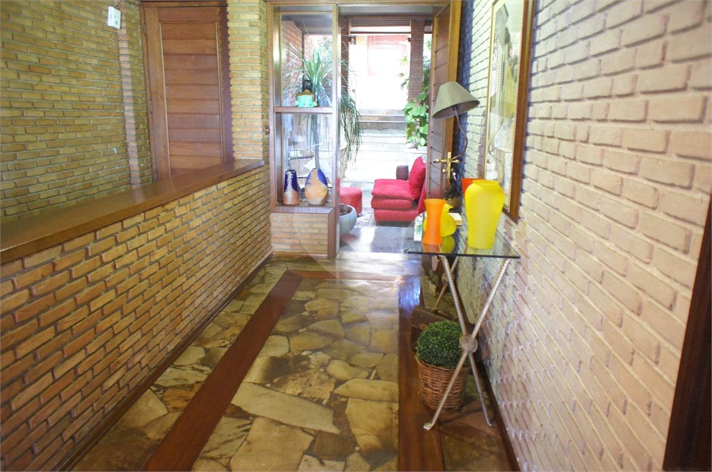 Casa à venda com 4 quartos, sendo 1 suíte,  em Vila Suissa, Mogi das Cruzes, SP