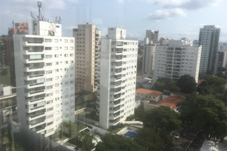 Apartamento à venda com 4 quartos, sendo 3 suítes, em Moema, São Paulo, SP