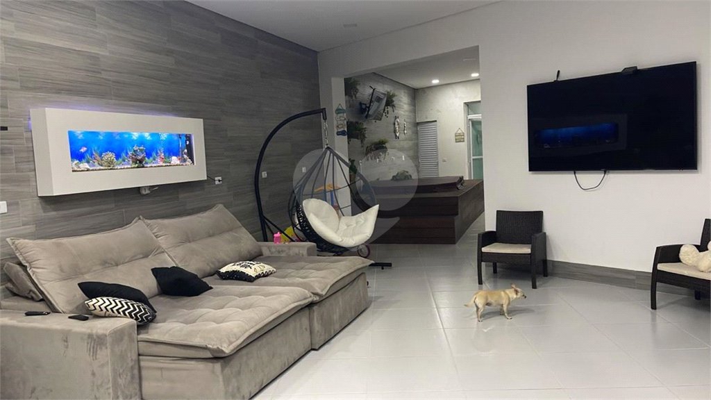 Casa à venda com 3 quartos, sendo 2 suítes, no condomínio : Conjunto Residencial Itaguaçu, São Paulo - SP