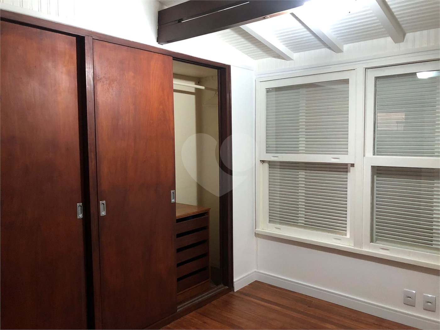 Sobrado à venda com 5 quartos, sendo 1 suíte,  em Tremembé, São Paulo, SP