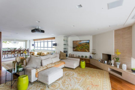 Apartamento à venda com 3 suítes em Campo Belo, São Paulo, SP