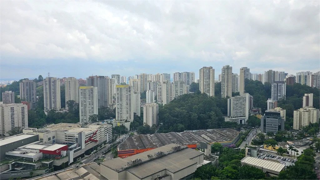 Cobertura à venda com 3 suítes em Vila Andrade, São Paulo, SP