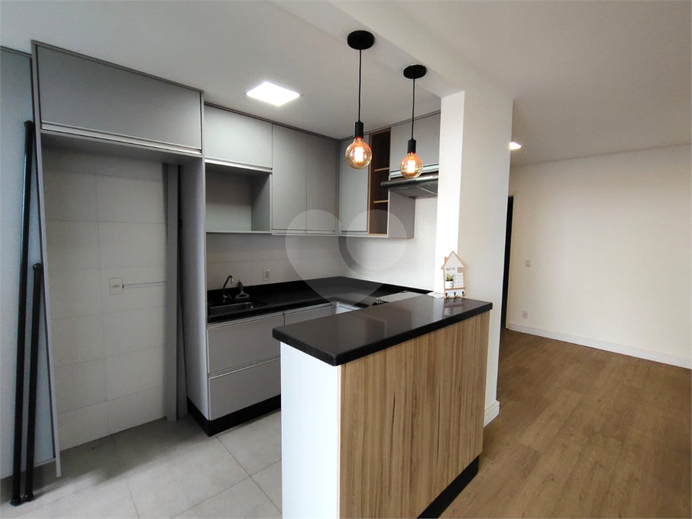 Apartamento à venda ou para alugar com 3 quartos, sendo 2 suítes, em Vila Ginez, Itapetininga, SP