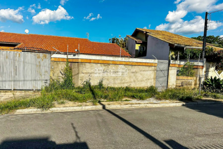 Casa à venda com 4 suítes em Vila Petrópolis, Atibaia, SP