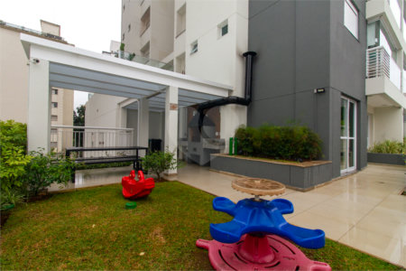 Apartamento com 02 dormitórios, sendo 1 suíte com 02 vagas de garagem