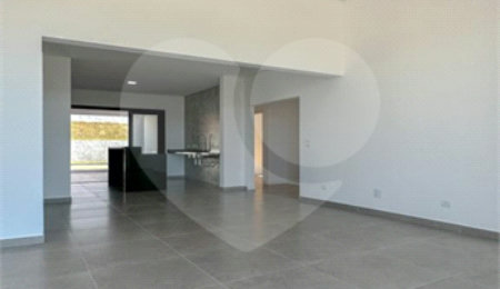 Casa à venda com 3 suítes no condomínio Shamballa 3, Atibaia - SP