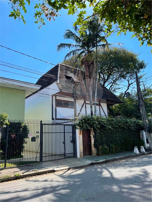Sobrado à venda com 5 quartos, sendo 3 suítes, em Cidade Monções, São Paulo, SP
