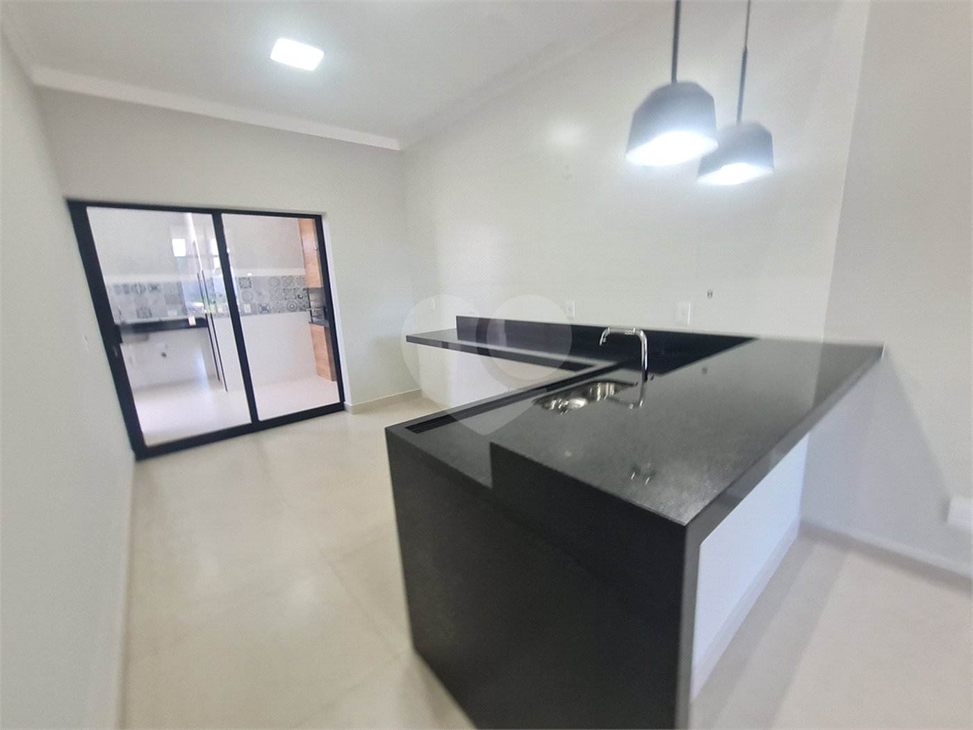 Casa à venda com 3 quartos, sendo 1 suíte, no condomínio Jardim Residencial Villagio Ipanema I, Sorocaba - SP