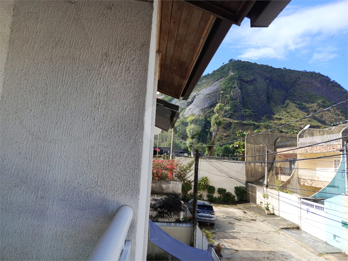 Casa à venda com 3 quartos, sendo 1 suíte, no condomínio Paraíso Classe A, Rio de Janeiro - RJ