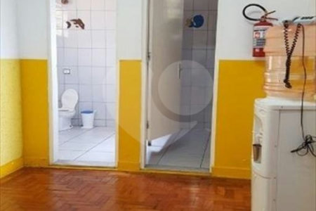 Sobrado à venda com 4 quartos, sendo 1 suíte, em Vila Monumento, São Paulo, SP