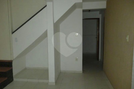 Casa Térrea à venda com 6 quartos em Vila Medeiros, São Paulo, SP