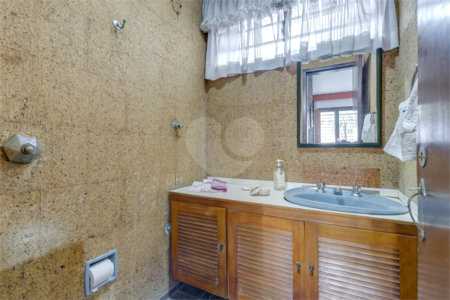 Casa Térrea à venda com 3 quartos, sendo 1 suíte,  em Brooklin Velho, São Paulo, SP