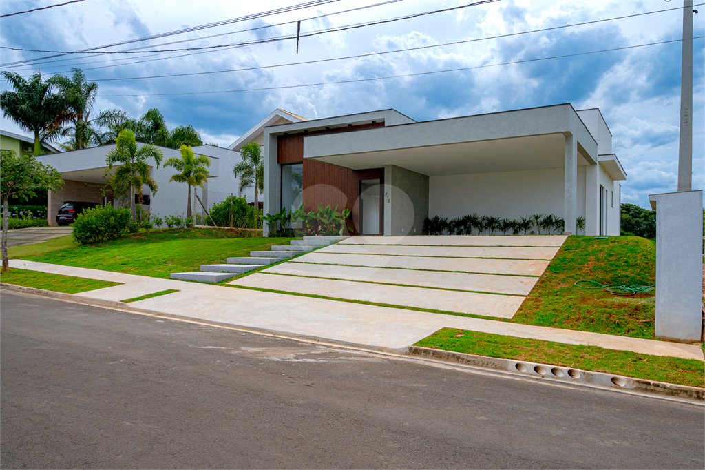 Casa à venda com 3 suítes no condomínio Village Saint Charbel, Araçoiaba da Serra - SP