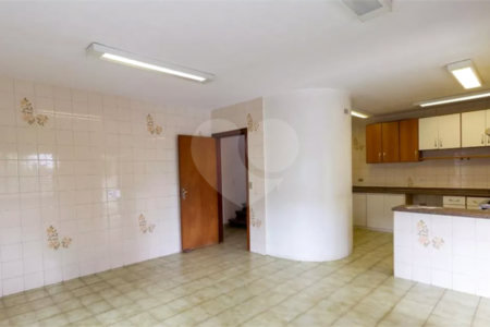 Casa à venda com 4 quartos, sendo 1 suíte, em Vila Tiradentes, São Paulo, SP