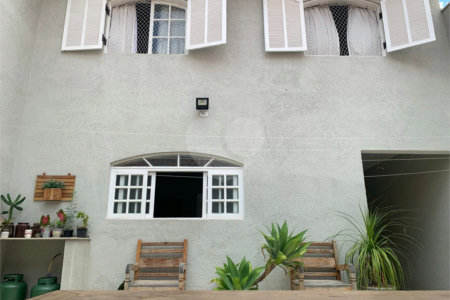 Sobrado à venda com 3 quartos, sendo 1 suíte, em Residencial Novo Horizonte I, Mogi das Cruzes, SP