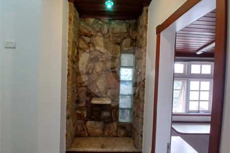 Casa à venda ou para alugar com 3 quartos, sendo 2 suítes, no condomínio Chácara das Rosas, São Paulo - SP