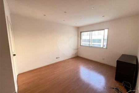 Apartamento à venda com 2 quartos em Moema, São Paulo, SP