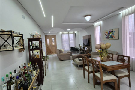 Casa à venda com 4 quartos, sendo 3 suítes, no condomínio Vilaggio Araçoiaba, Araçoiaba da Serra - SP