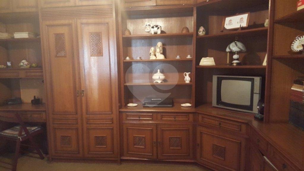 Sobrado à venda com 4 quartos, sendo 1 suíte, em Tremembé, São Paulo, SP
