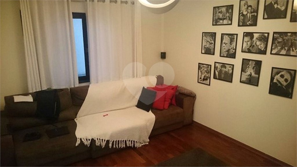 Sobrado à venda com 5 quartos, sendo 2 suítes, em Brooklin Paulista, São Paulo, SP