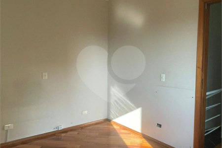 Casa à venda com 3 quartos, sendo 1 suíte,  no condomínio Palm Residence, Santo André - SP