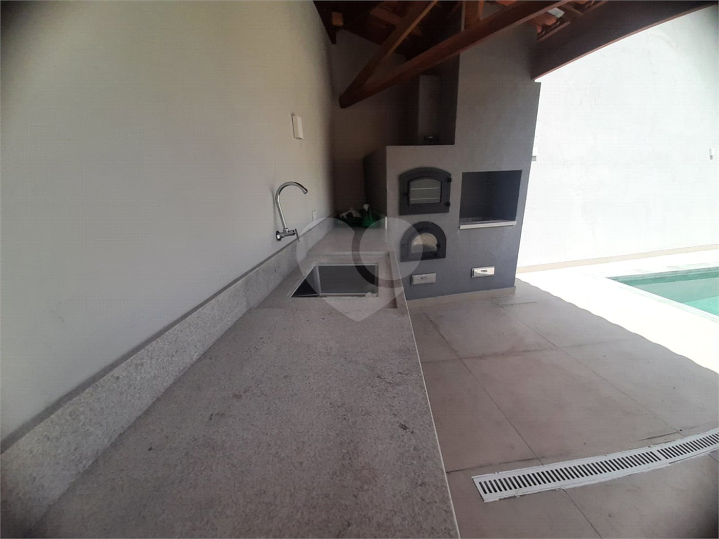Casa Térrea à venda ou para alugar com 4 suítes em Jardim São Bento, São Paulo, SP