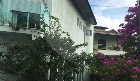 Sobrado à venda ou para alugar com 3 quartos, sendo 1 suíte,  em Dos Casa, São Bernardo do Campo, SP