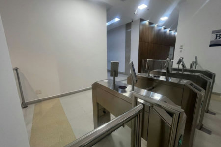 Sala Comercial para Locação Anual no Helbor Offices Santos | Moderna, Mobiliada e Pronta para Uso