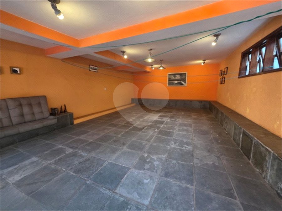 Casa à venda com 3 quartos, sendo 1 suíte, no condomínio Estância Marambaia, Vinhedo - SP