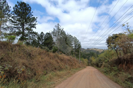 Chácara à venda com 3 quartos, sendo 1 suíte, em Dos Mendes, São Roque, SP