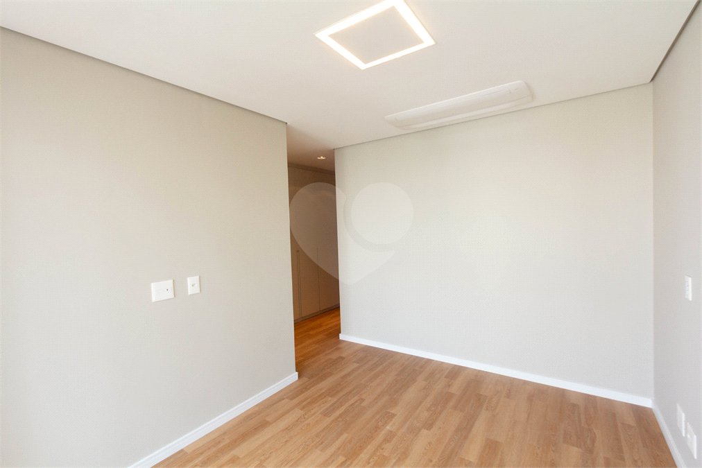 Apartamento à venda ou para alugar com 3 suítes em Moema, São Paulo, SP