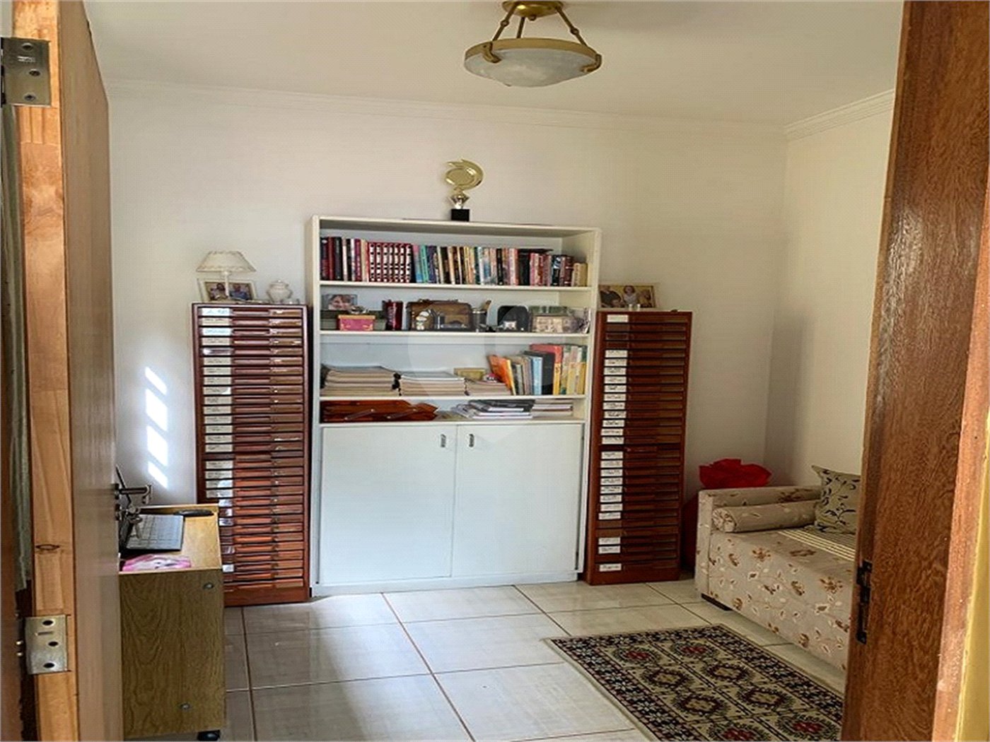 Sobrado à venda com 4 quartos, sendo 3 suítes,  no Centro, Jarinu, SP