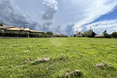 Terreno à venda no condomínio Residencial Saint Charbel, Araçoiaba da Serra - SP